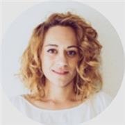 Profesora titulada en Filología Inglesa con más de 12 años de experiencia, imparte clases de forma presencial y online